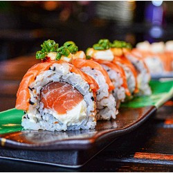 Vælg mellem 36 eller 44 stk. take-away sushi menuer fra populær Z-Sushi på Østerbro