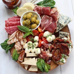 LÆKKER TAPAS BOKS TIL 2 PERSONER