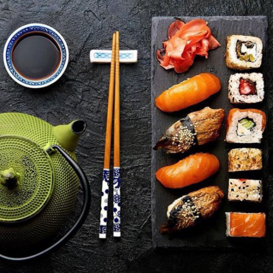 Akiba Sushi på Frederiksberg - Vælg mellem 45 eller 59 stk. take-away sushi menuer