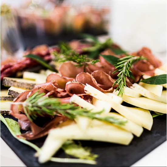 LÆKKER TAPAS BOKS TIL 2 PERSONER LÆKKER TAPAS BOKS TIL 2 PERSONER